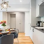 شقة Sunny 2br Flat - Location - 3 Balconies *