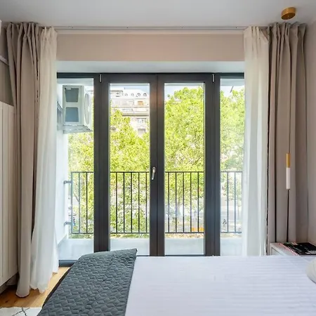 Sunny 2br Flat - Location - 3 Balconies