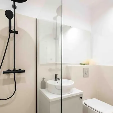 Sunny 2br Flat - Location - 3 Balconies Bucharest