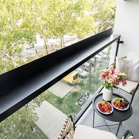 Sunny 2br Flat - Location - 3 Balconies *