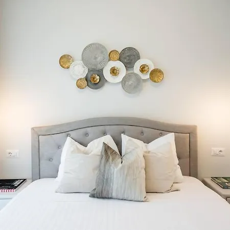 Sunny 2br Flat - Location - 3 Balconies Appartamento