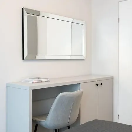 Sunny 2br Flat - Location - 3 Balconies Apartment *