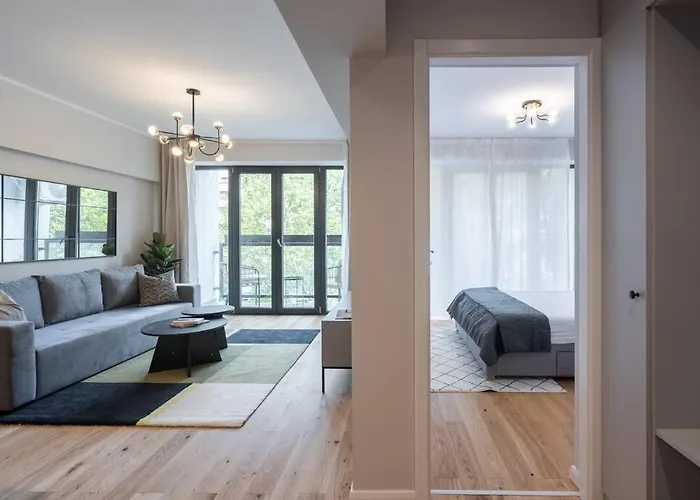 Sunny 2br Flat - Location - 3 Balconies Apartmán