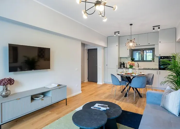 Sunny 2br Flat - Location - 3 Balconies Apartament