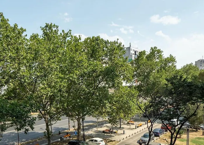 Sunny 2br Flat - Location - 3 Balconies Apartament