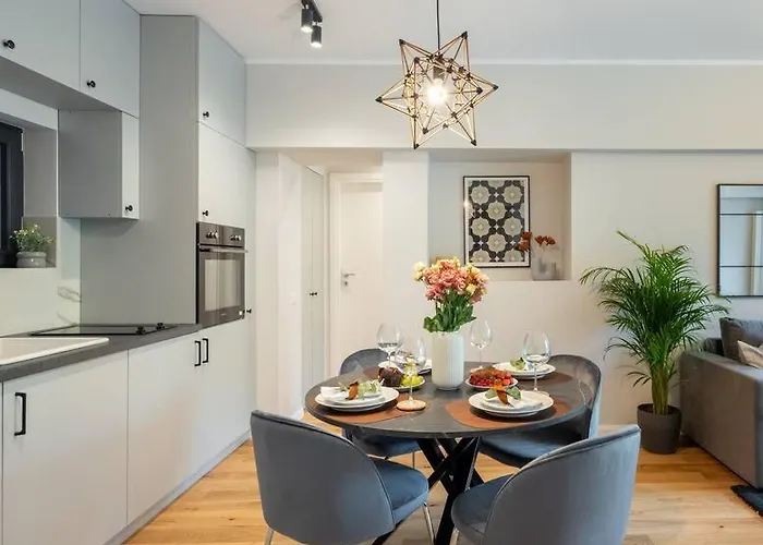 Sunny 2br Flat - Location - 3 Balconies