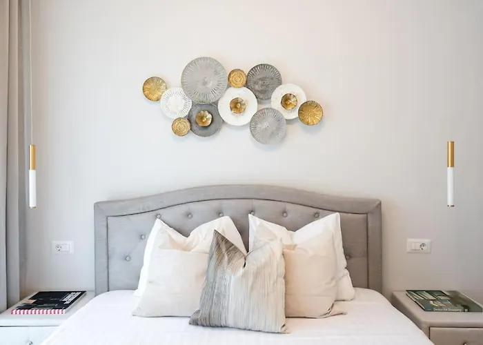 Sunny 2br Flat - Location - 3 Balconies