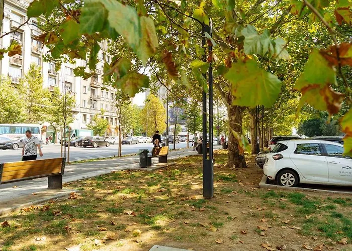 Sunny 2br Flat - Location - 3 Balconies Apartament