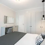 Sunny 2br Flat - Location - 3 Balconies