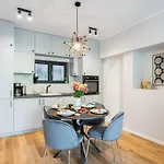 Sunny 2br Flat - Location - 3 Balconies Lejlighed Bukarest