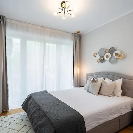 Sunny 2br Flat - Location - 3 Balconies Bucarest