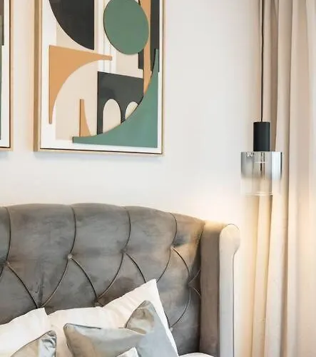Sunny 2br Flat - Location - 3 Balconies Appartamento *