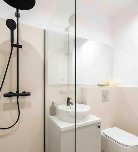 Sunny 2br Flat - Location - 3 Balconies Bucarest
