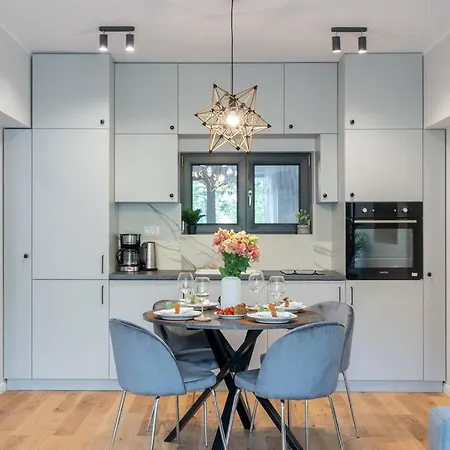 Sunny 2br Flat - Location - 3 Balconies * Βουκουρέστι