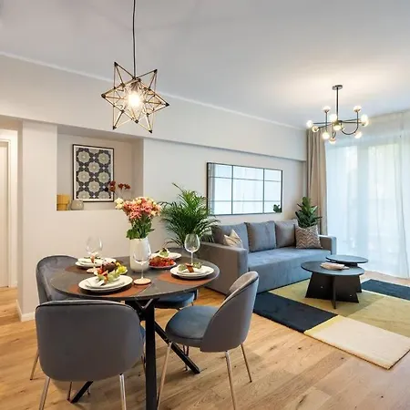 Sunny 2br Flat - Location - 3 Balconies Βουκουρέστι