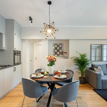 Διαμέρισμα Sunny 2br Flat - Location - 3 Balconies *